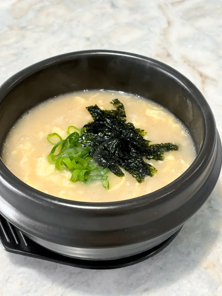 tteokguk (korean rice cake soup)9