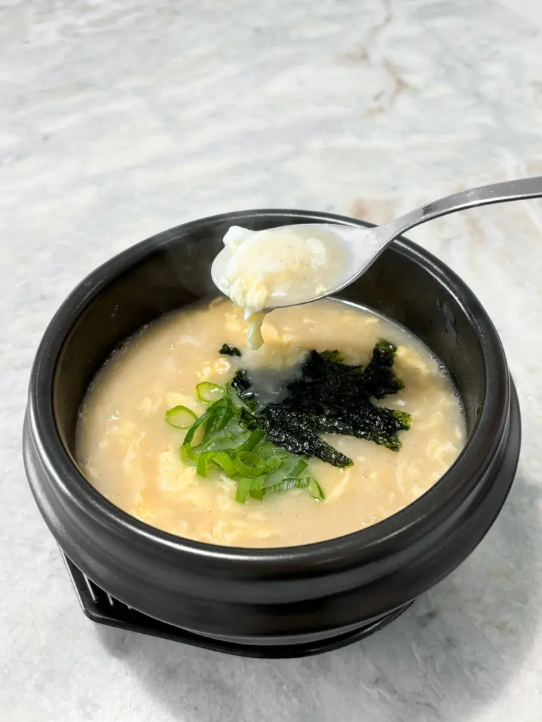 tteokguk (korean rice cake soup)10